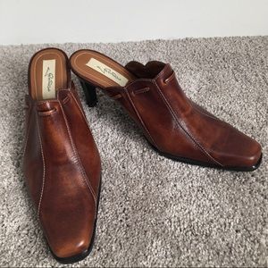 Fesradini 2 inch mule Size 6